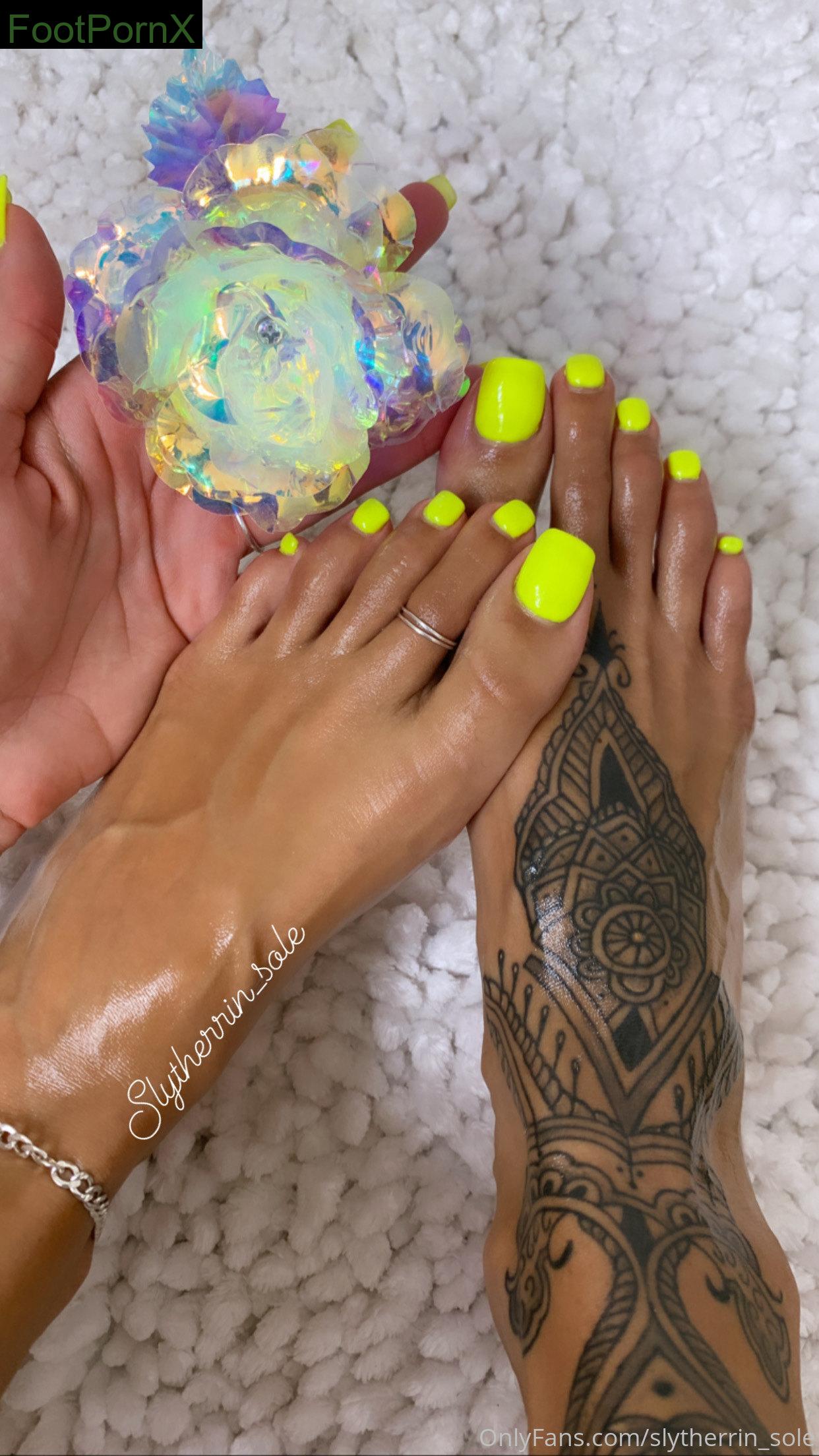 slytherrin_sole feet photo 24